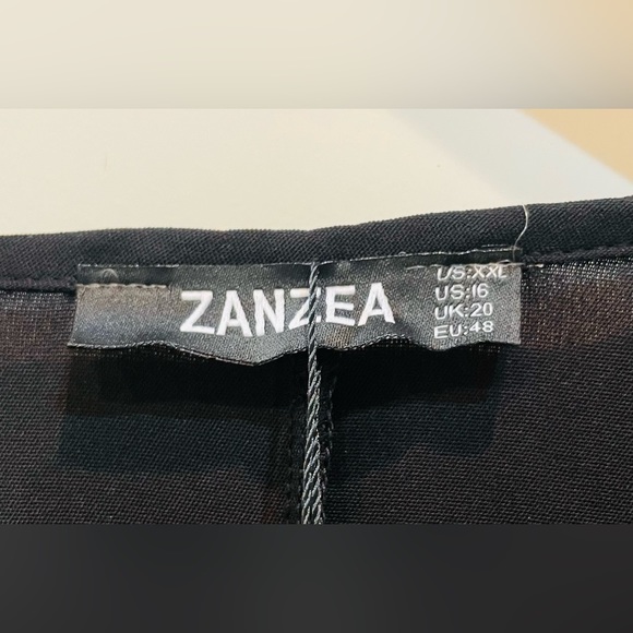 Women's V-neck Dress with Tiered Bell 3/4 Sleeves XXL - Picture 6 of 16